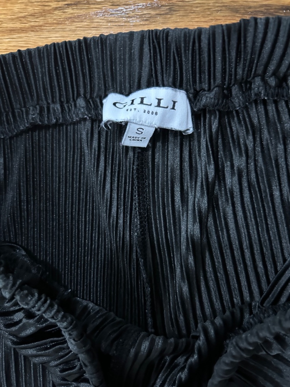 Gilli Black Pleated Wide-Leg Pants - Picture 2 of 6
